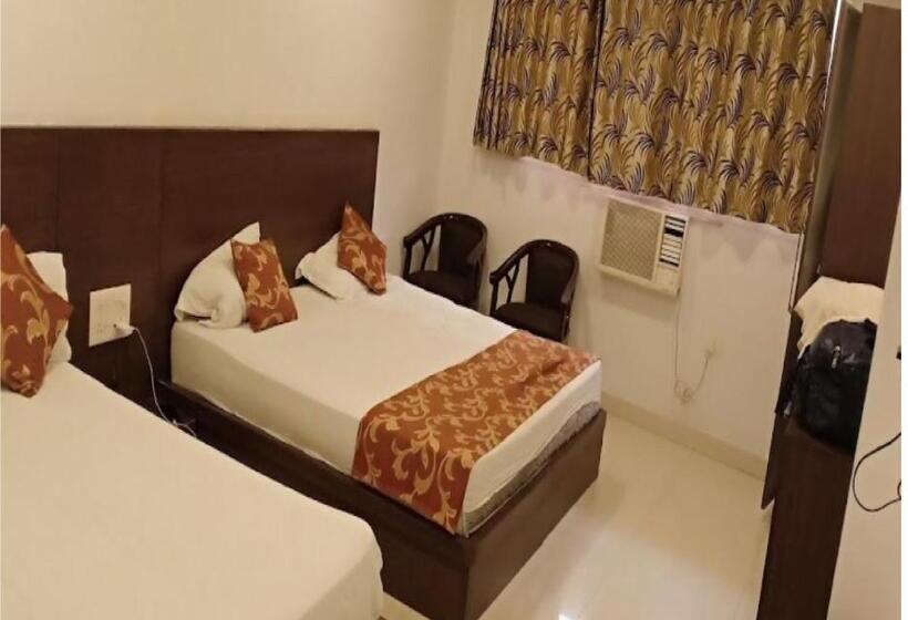 ホテル Delux Plaza By Wb Inn