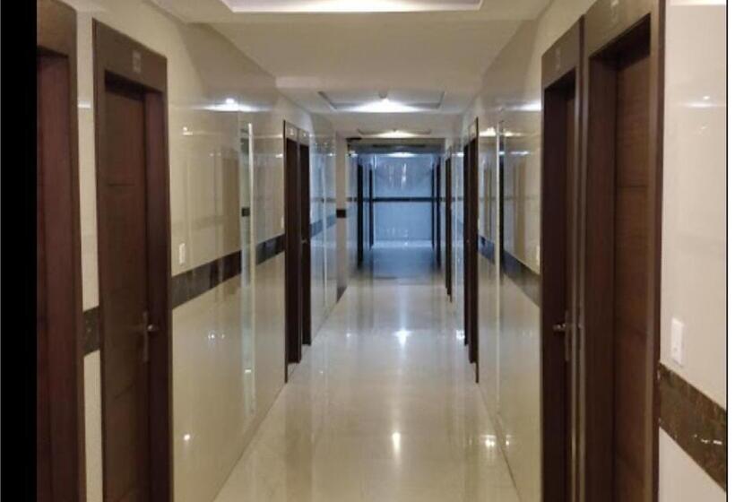 ホテル Delux Plaza By Wb Inn