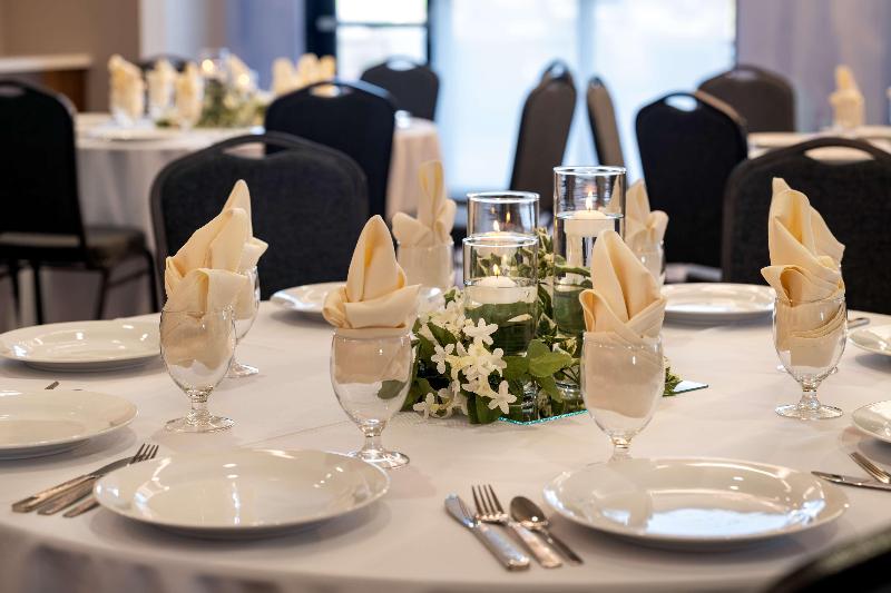 בית מלון כפרי Hilton Garden Inn Visalia, Ca