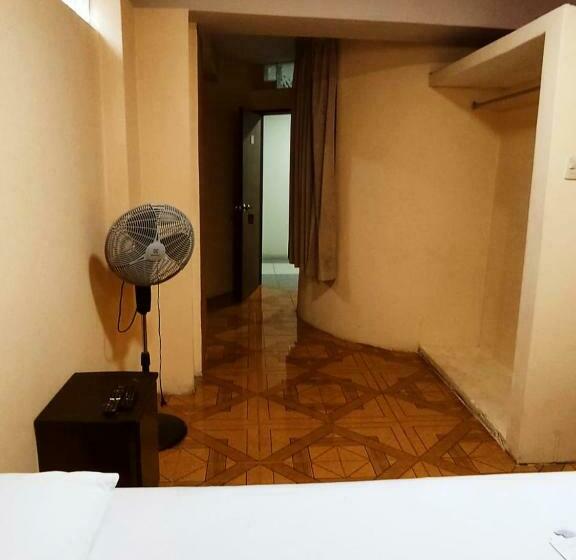 هتل Hostal Muchik