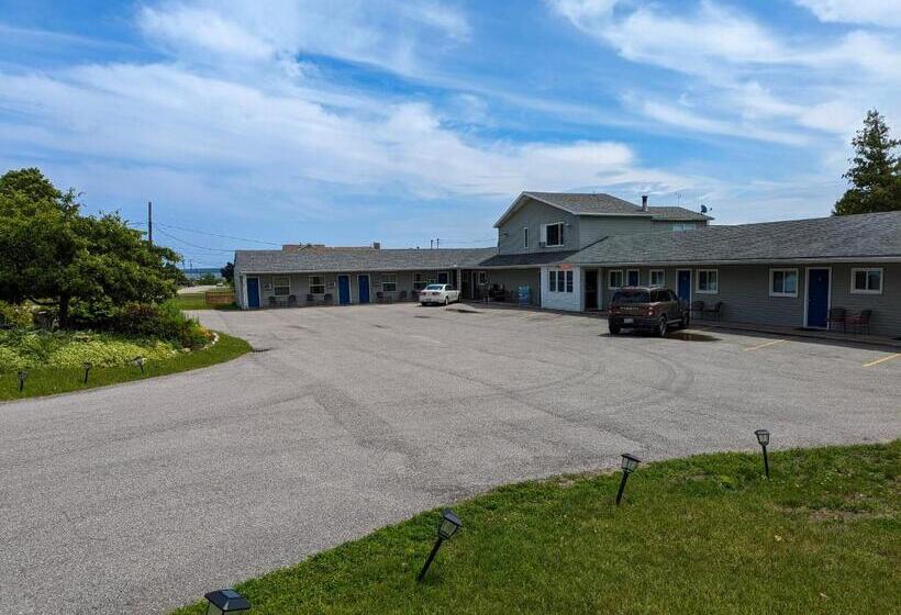 Отель Huron Inn