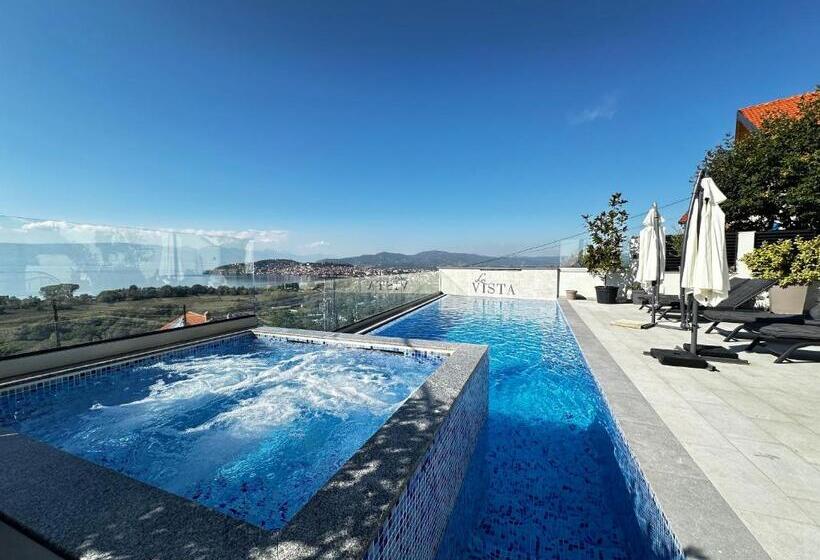 هتل La Vista Luxury Villa