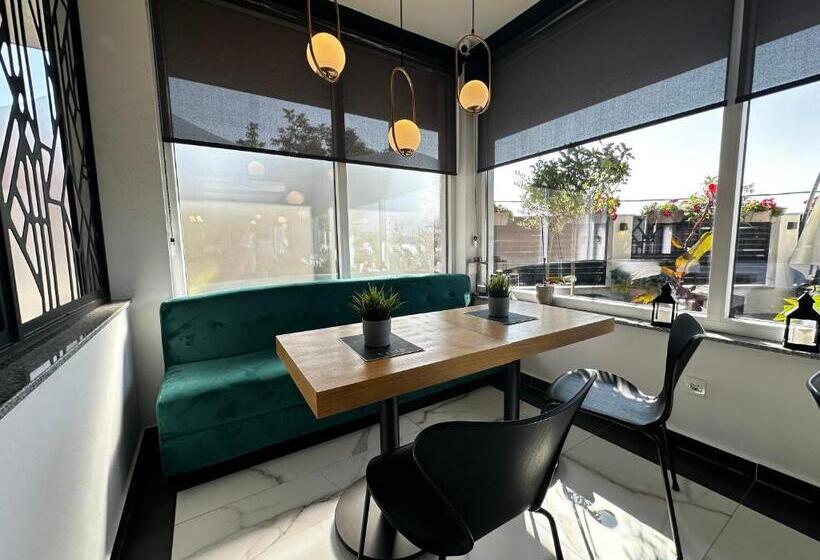 هتل La Vista Luxury Villa