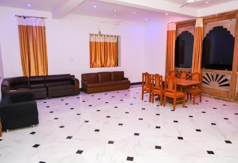 فندق Meera Heritage