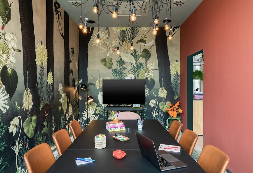 فندق Moxy Paris Val D Europe