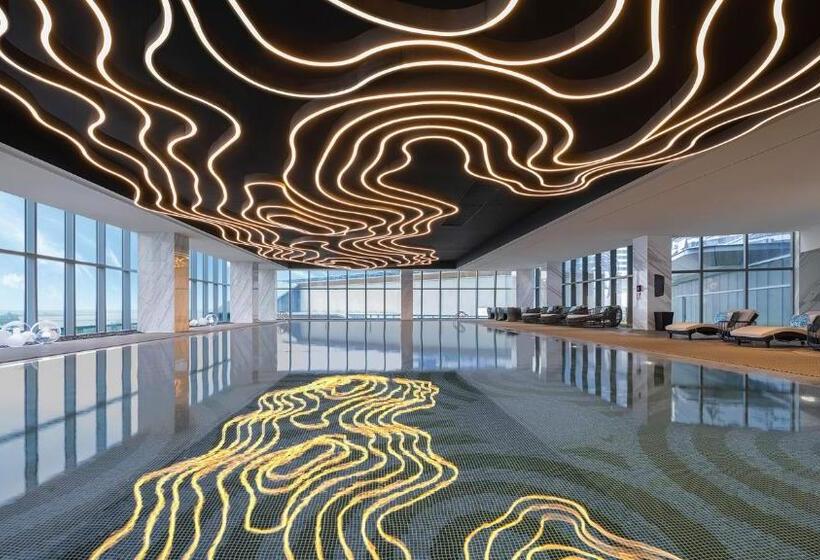 Отель Renaissance Changzhou Wujin