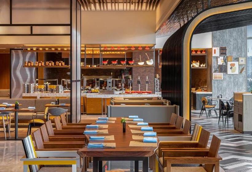 Отель Renaissance Changzhou Wujin