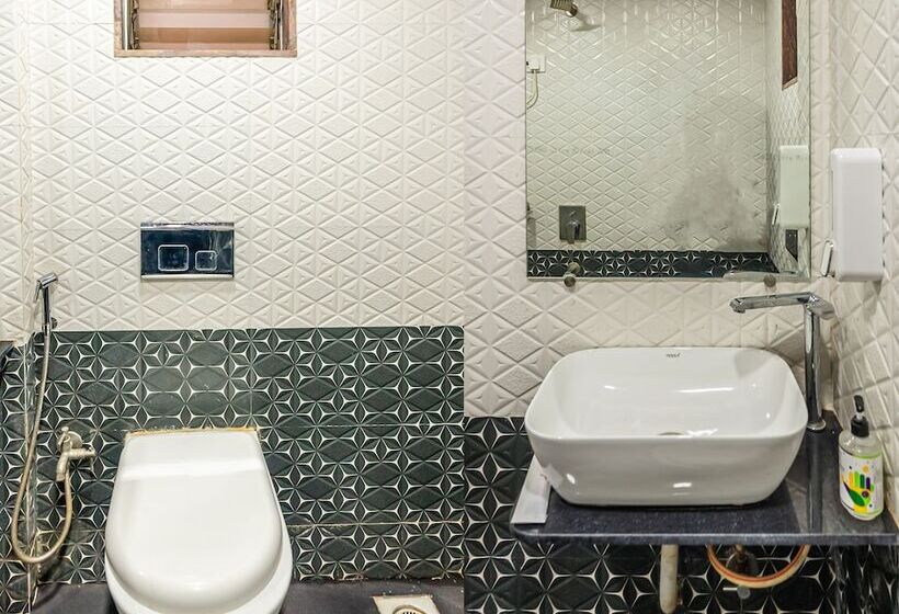 Itsy Hotels Golden Birds