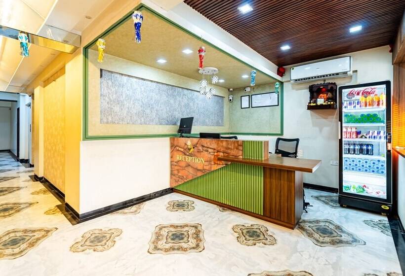 Itsy Hotels Golden Birds