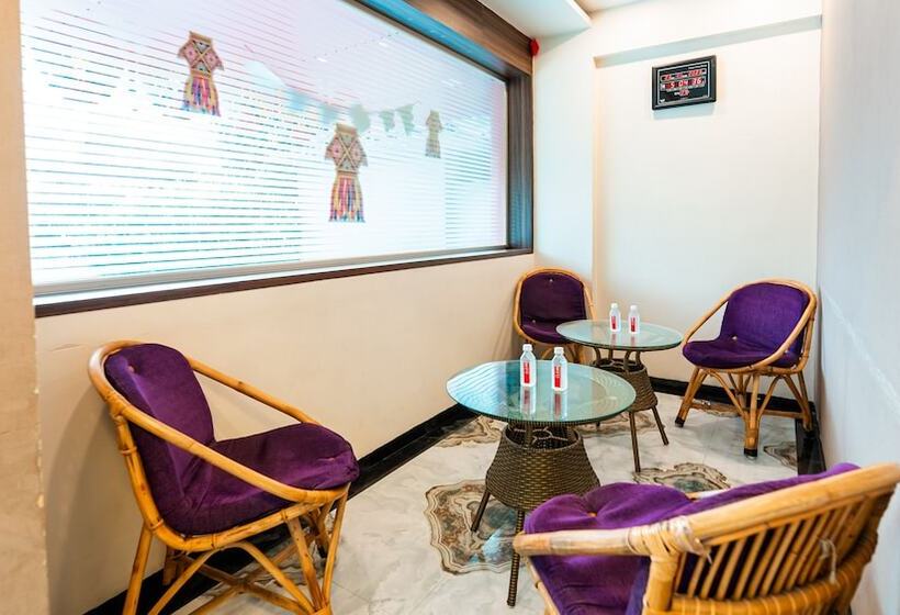 Itsy Hotels Golden Birds