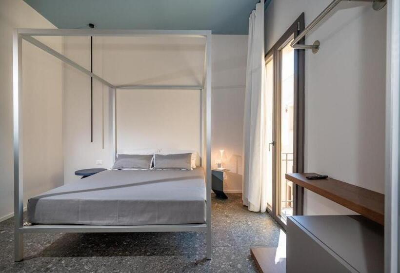 ペンション Bed 10.5   Design Suite