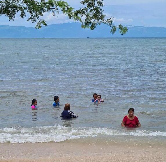 펜션 Calatagan S Bahay Kubo   With Beach Access