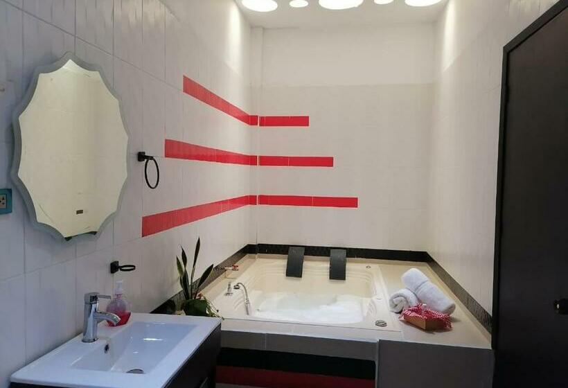 פנסיון Casa Amazilia