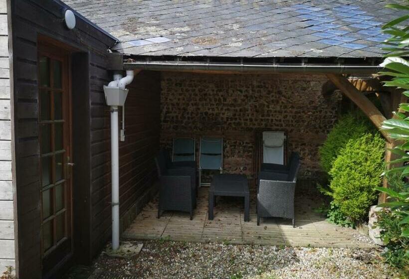 Пансион Gites Domaine Du Château De Bourville