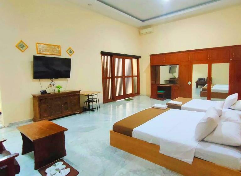 פנסיון Kelud Syariah Guesthouse