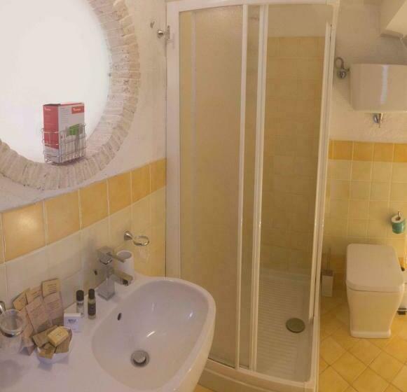 بنسيون Lady White