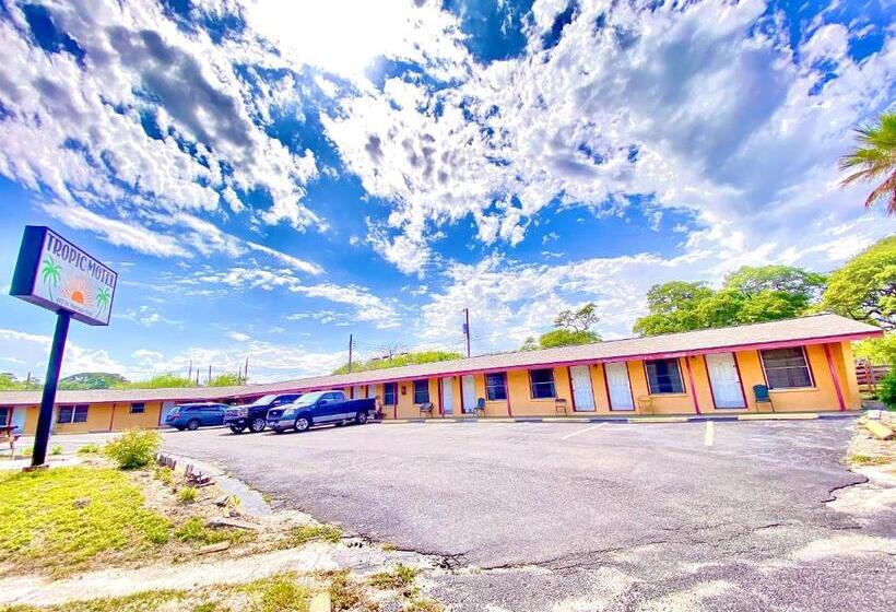 Tropic Motel