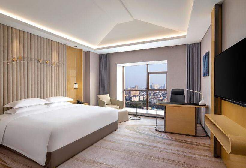 فندق Courtyard By Marriott Nanchang