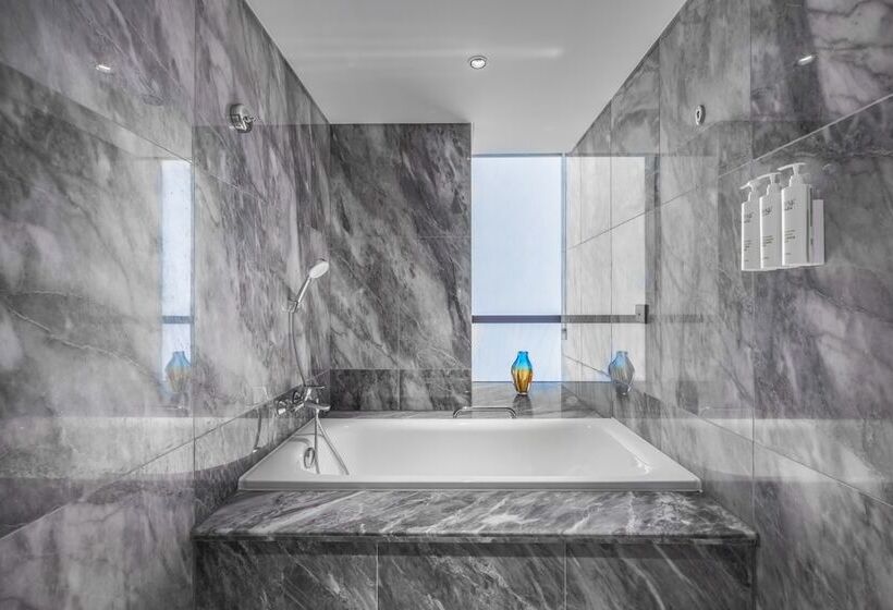 فندق Courtyard By Marriott Nanchang