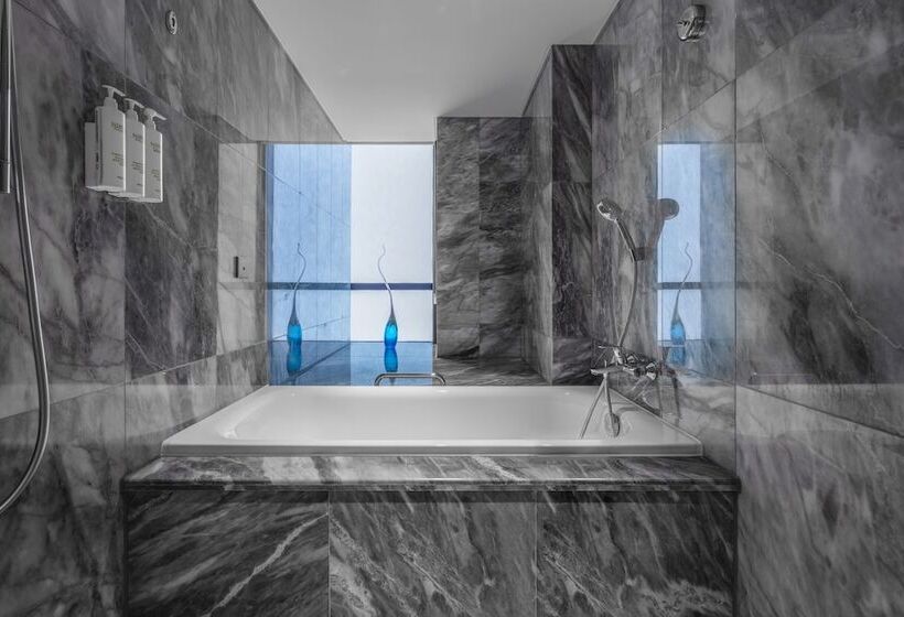 فندق Courtyard By Marriott Nanchang