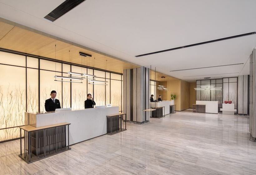 فندق Courtyard By Marriott Nanchang