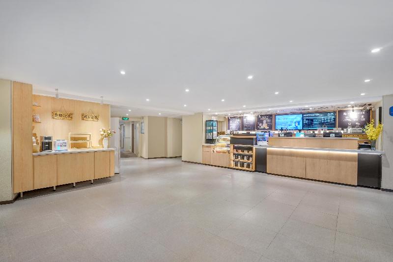 Hotel Hanting  Harbin Railway Station Square