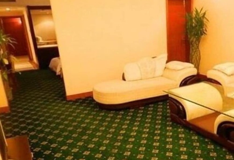 Отель Huadong International Business