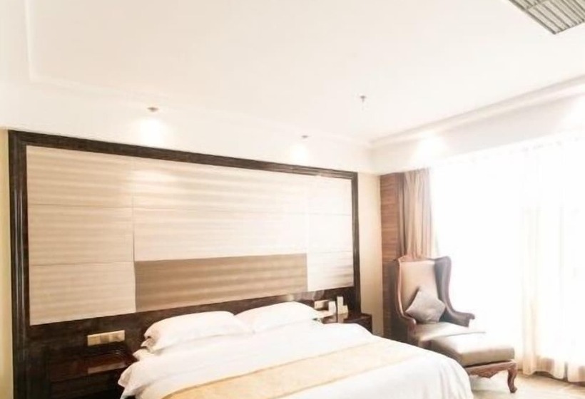 Отель Huadong International Business