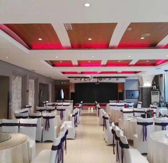 בית מלון כפרי Jinbaoli Business