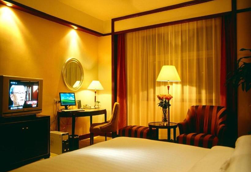 בית מלון כפרי Royal International