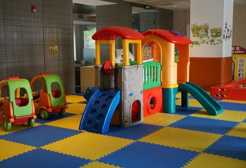 Sheraton Qingyuan Lion Lake Resort