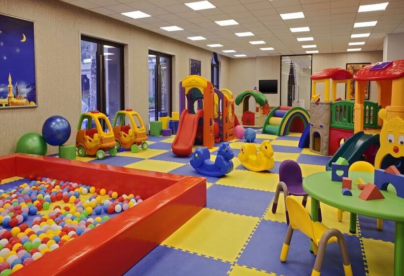 Sheraton Qingyuan Lion Lake Resort