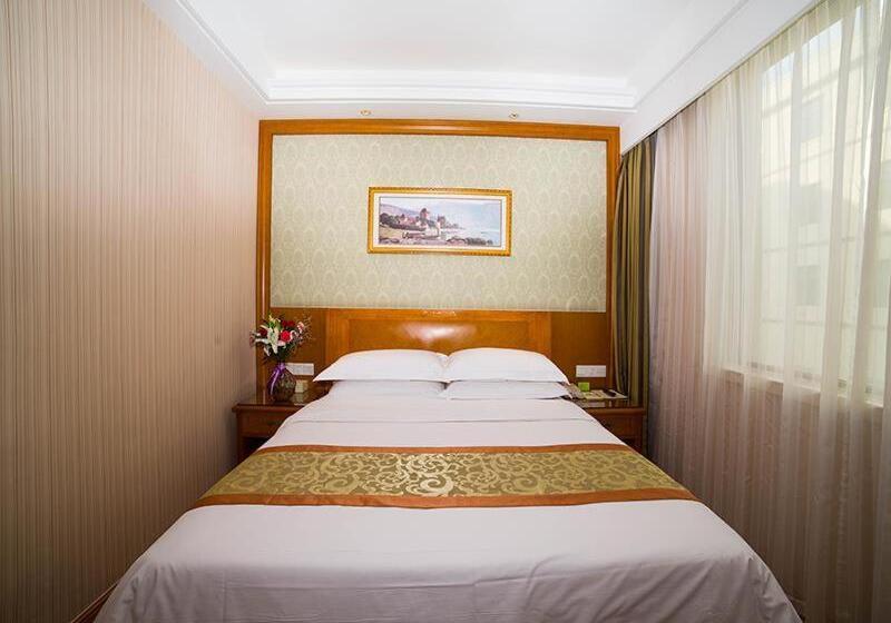 Vienna Hotel Shandong Yantao Golden Beach Taishan Road