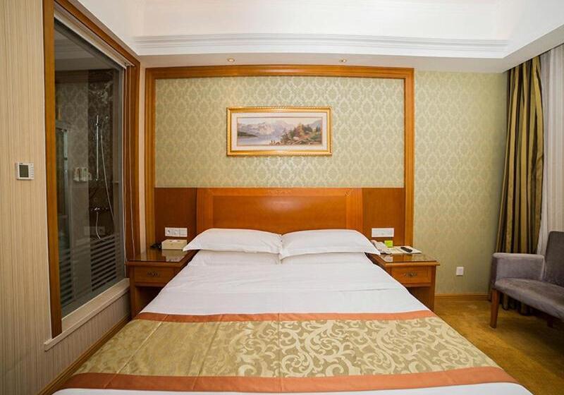 Vienna Hotel Shandong Yantao Golden Beach Taishan Road