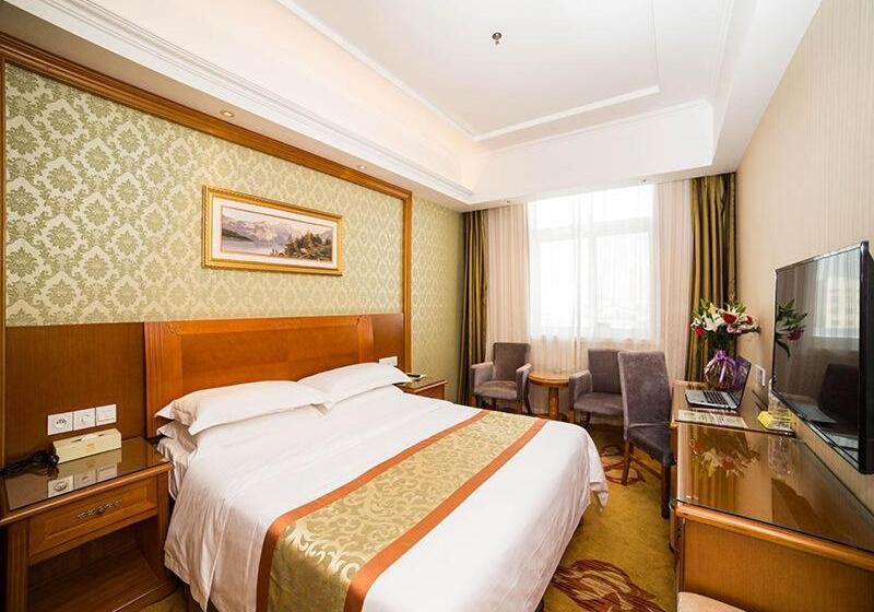 Vienna Hotel Shandong Yantao Golden Beach Taishan Road