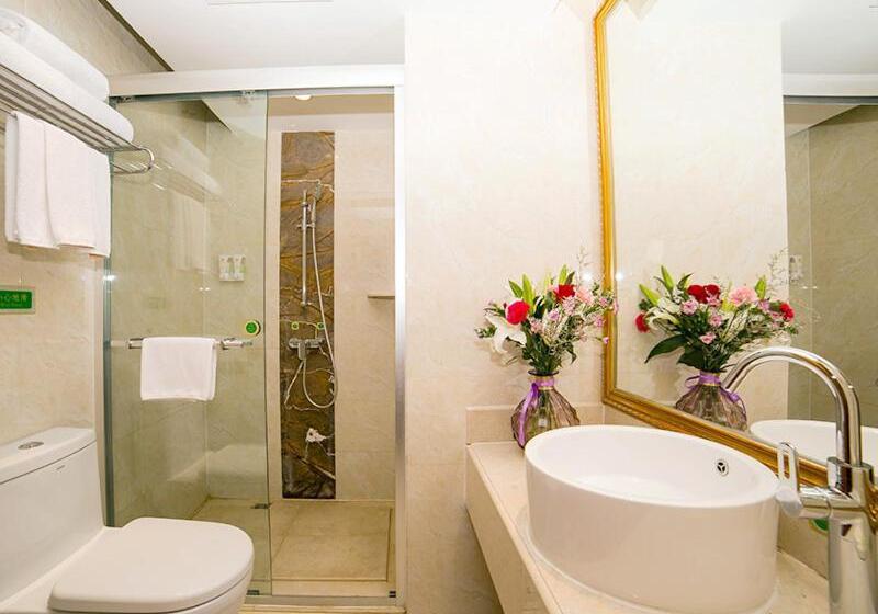 Vienna Hotel Shandong Yantao Golden Beach Taishan Road