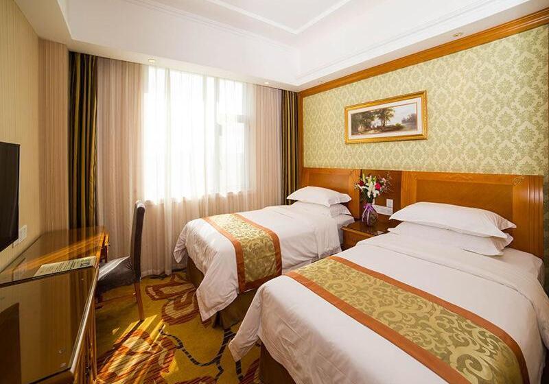 Vienna Hotel Shandong Yantao Golden Beach Taishan Road