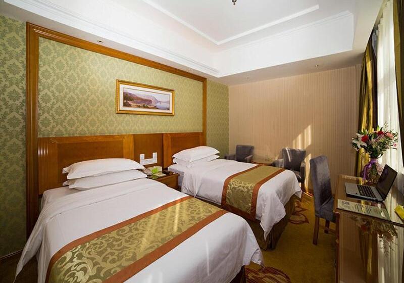 Vienna Hotel Shandong Yantao Golden Beach Taishan Road