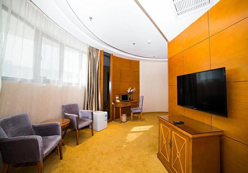Vienna Hotel Shandong Yantao Golden Beach Taishan Road