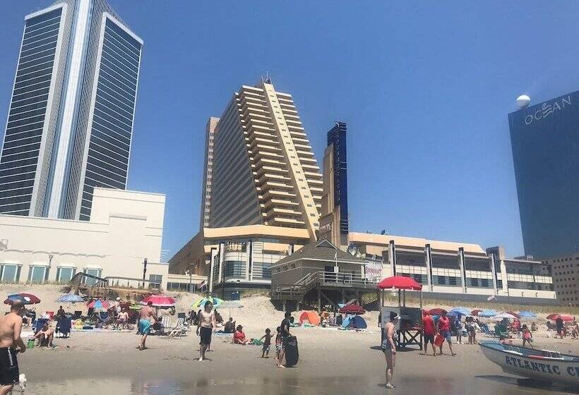 هاستل Beachfront Double Queen Hotel Cozysuite