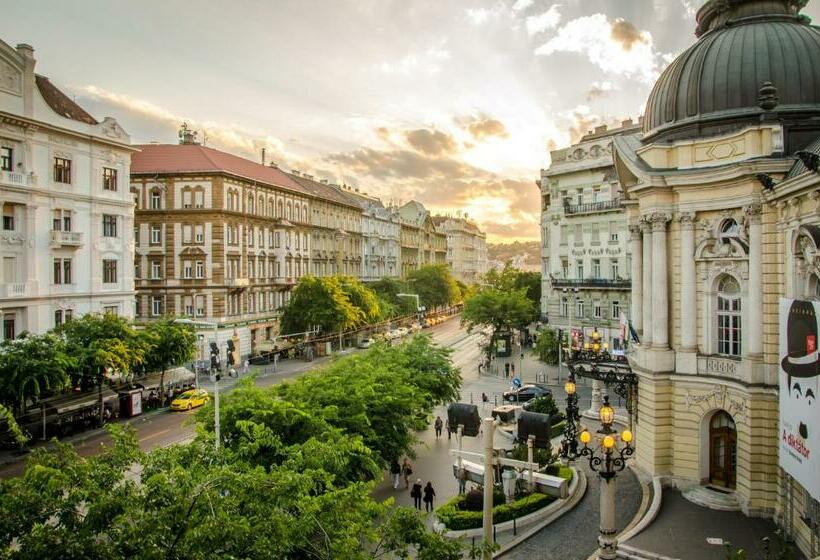 Общежитие Vígszínház Private Rooms