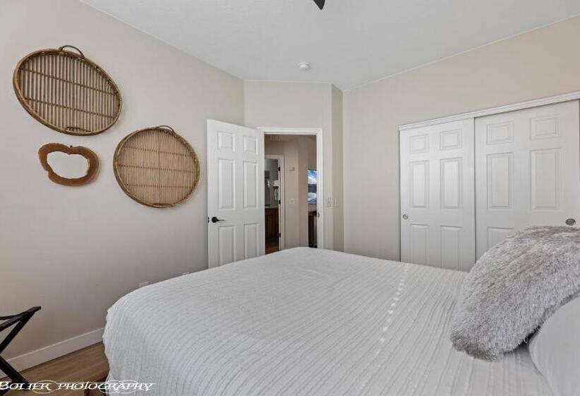 Beautiful Condo At The Springs By Cool Properties