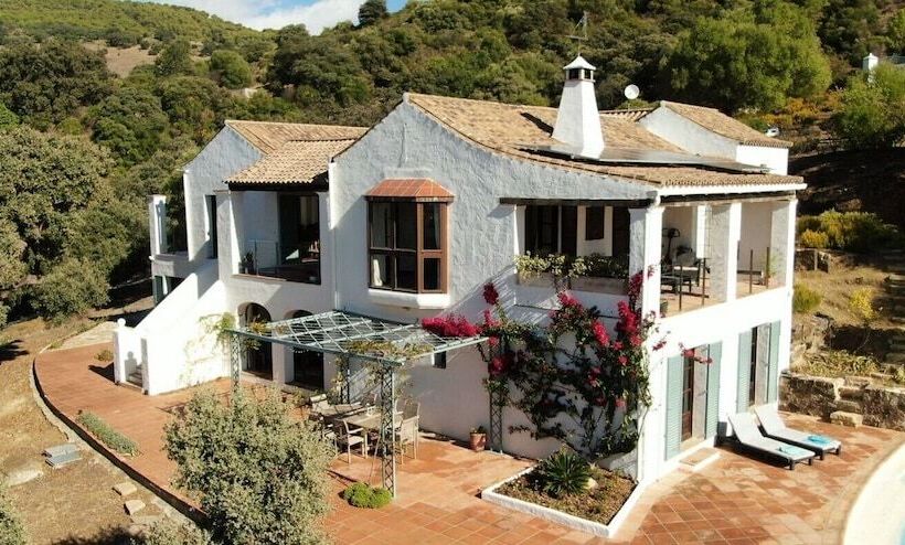 مبيت وإفطار Casa Laibon