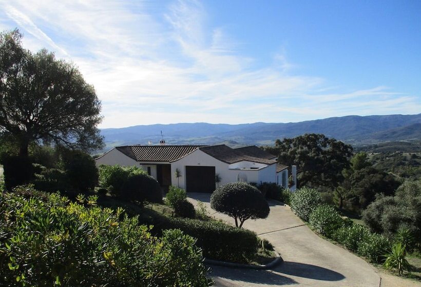 مبيت وإفطار Casa Laibon