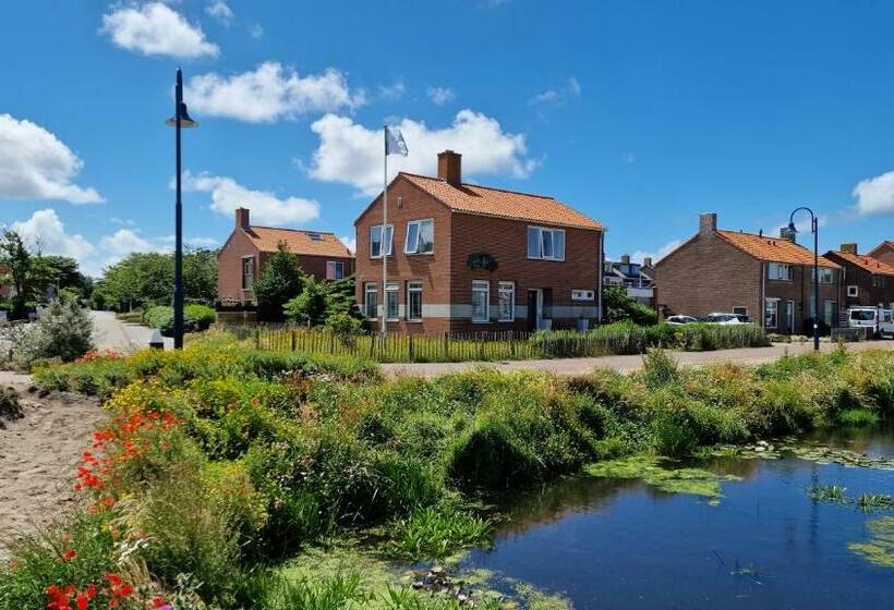 Bed And Breakfast Het Bureau Texel