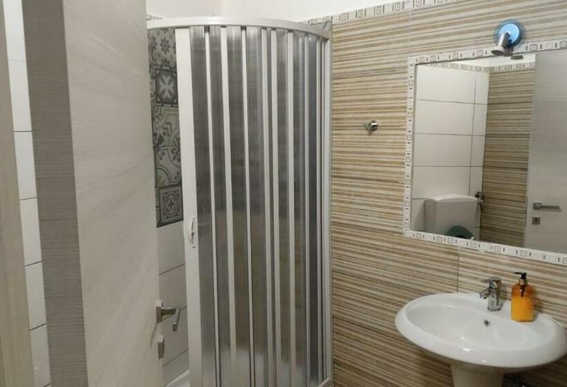 Bed & Breakfast   Day Use One