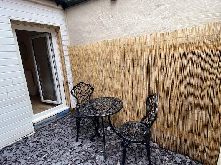 Blackpool Abode   Vance Road Star House