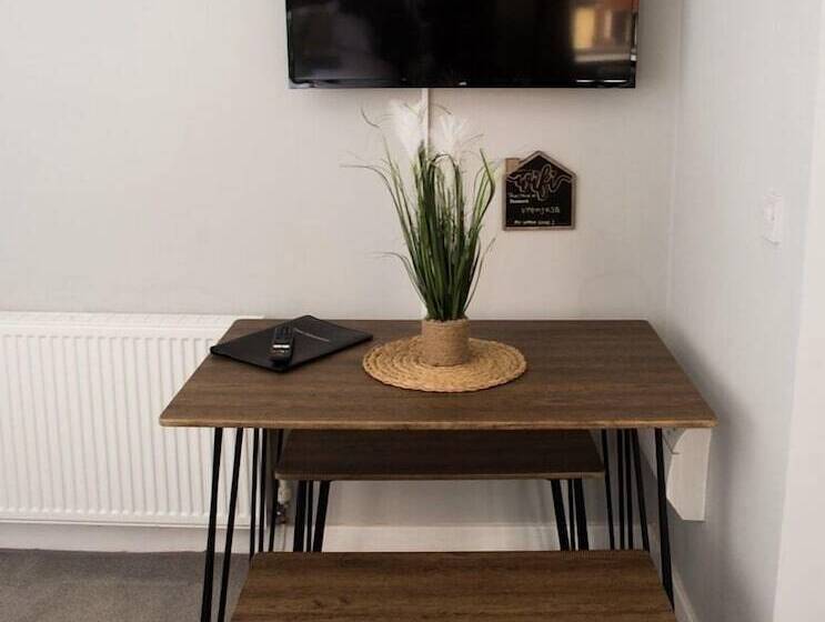 Blackpool Abode   Vance Road Star House