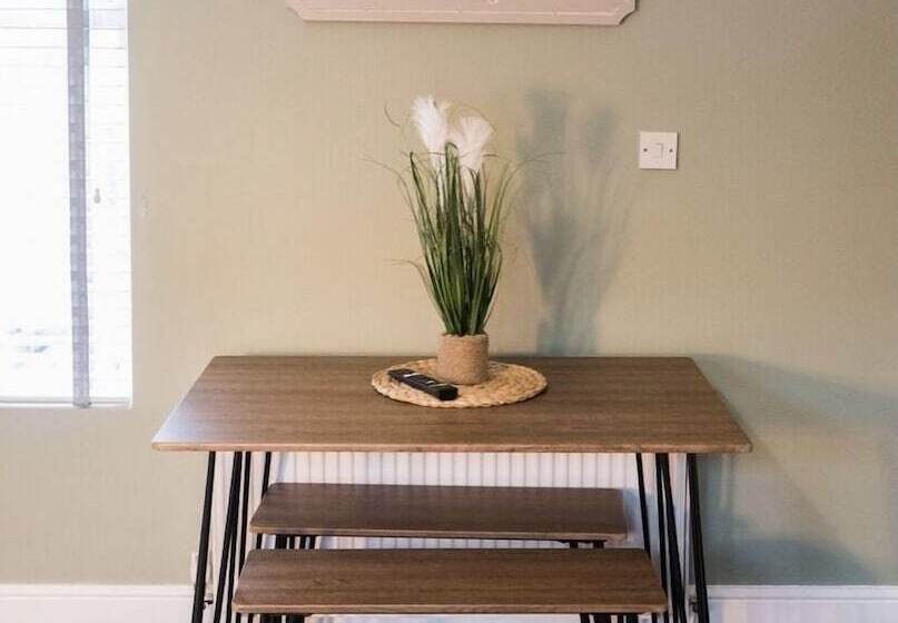 Blackpool Abode   Vance Road Star House