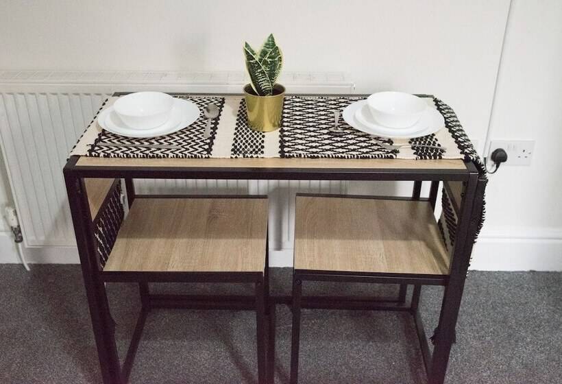 Blackpool Abode   Vance Road Star House